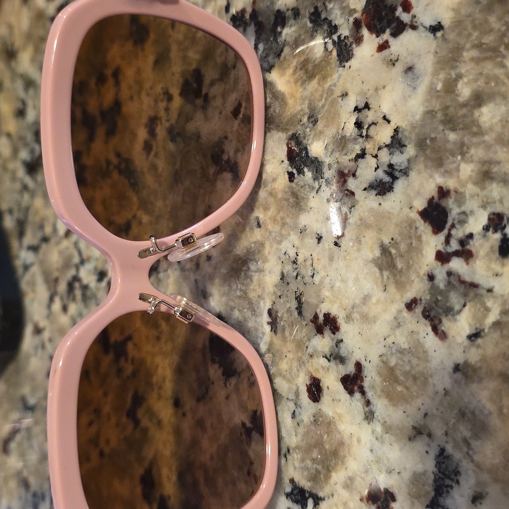 Burberry B4389-F Pink Oversized Sunglasses ( Read Description) - Picture 8 of 10